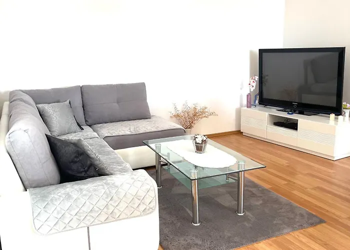 Iva Apartament *