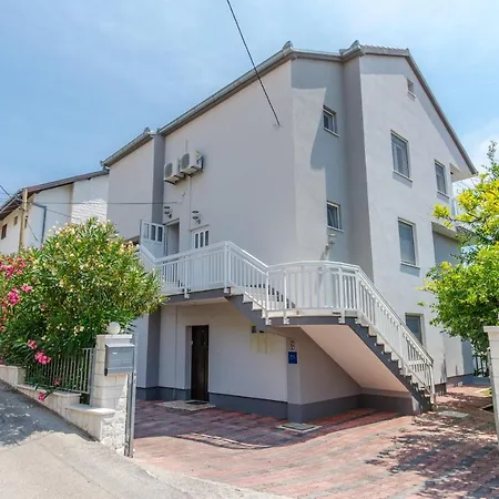 Apartament Iva *